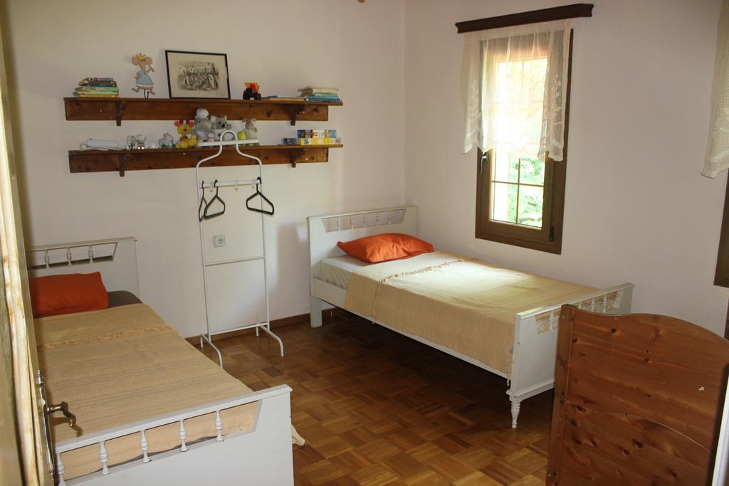 Doctors' House Mikros Prinos Villa Habitación foto